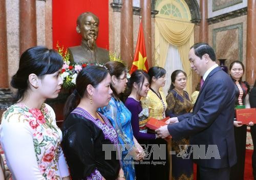 Tran Dai Quang honore les militants anti-drogue - ảnh 1